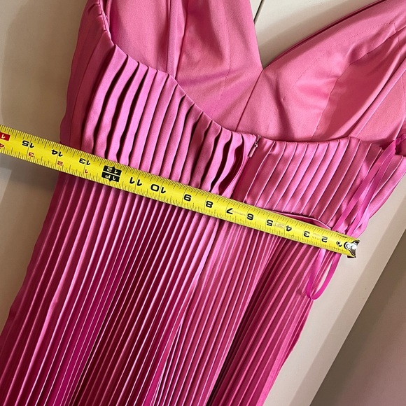 Mac Duggal Pleated Plunge Neck Wide Leg Jumpsuit Size 6 NWT - Picture 10 of 15